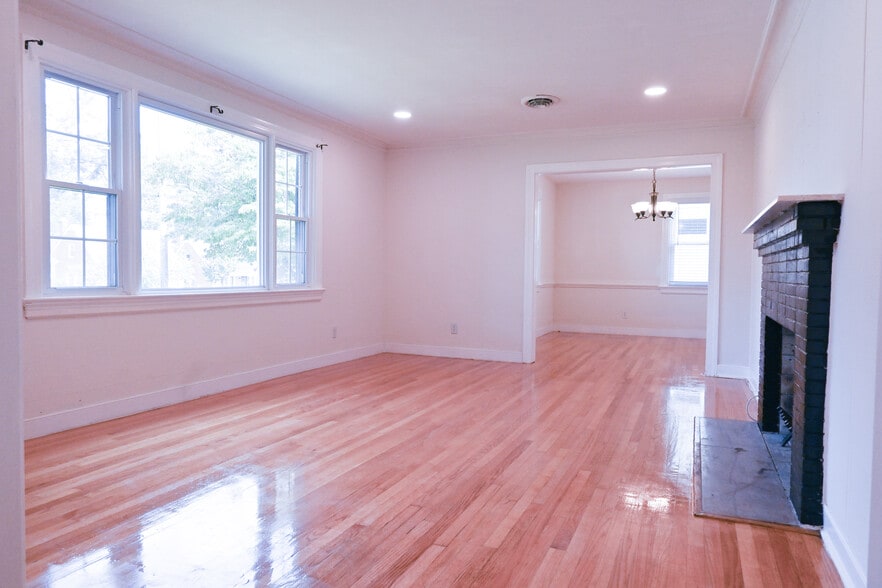 Building Photo - 6013 Patterson Ave