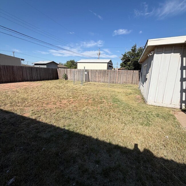 Building Photo - 1308 Alpine St