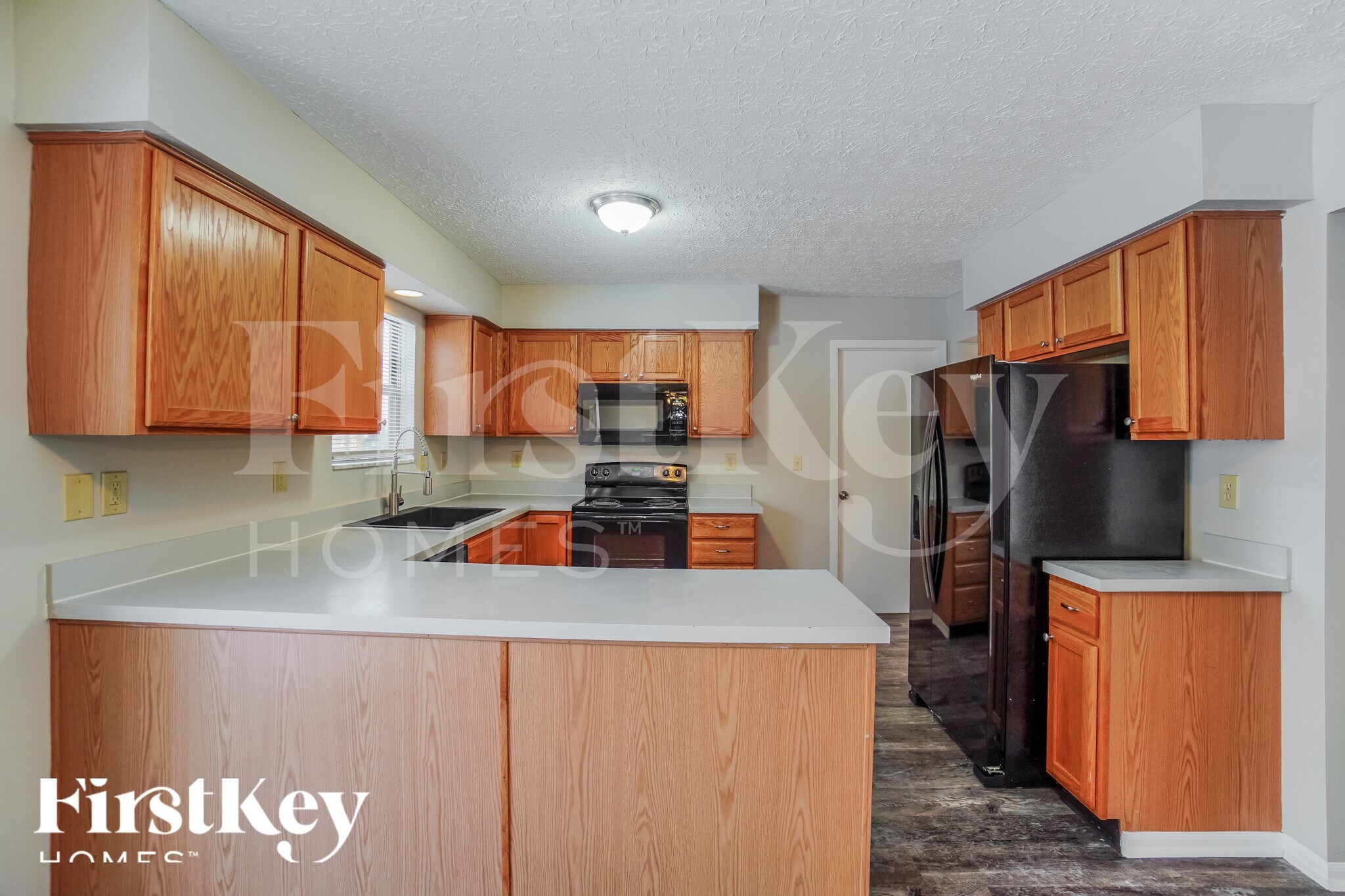 Building Photo - 2722 Hardwood Ave