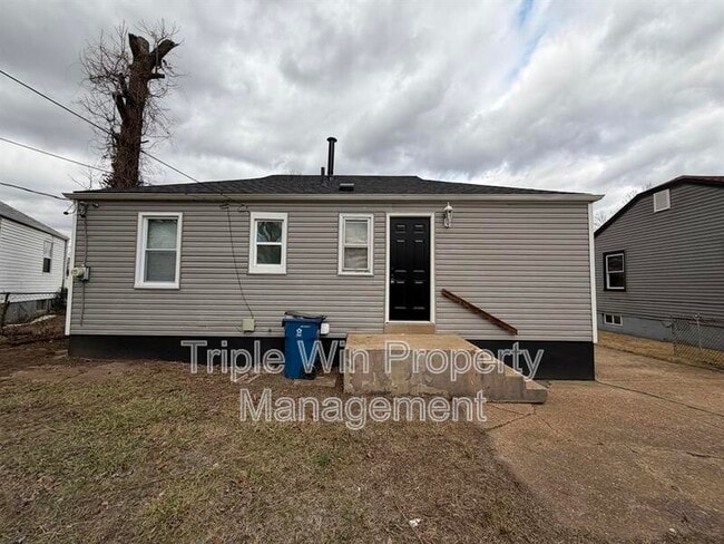 Building Photo - 8138 Blanchard Dr