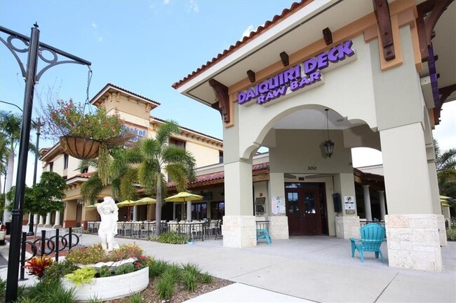 Building Photo - 8657 Palmer Park Cir