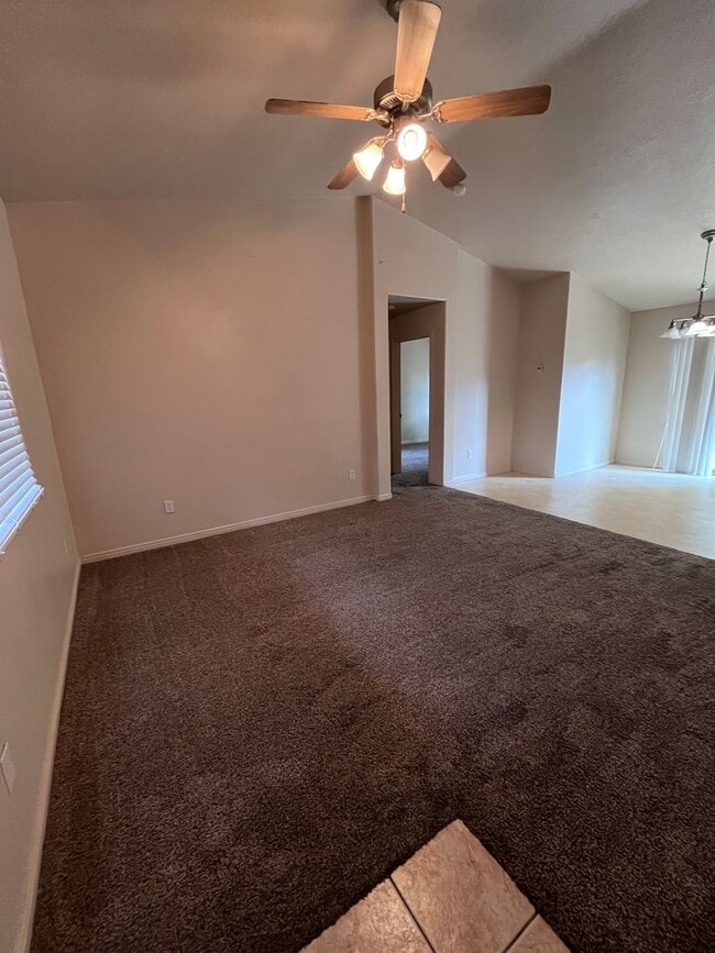 Building Photo - Great 3 bedroom 2 bath home in St George!