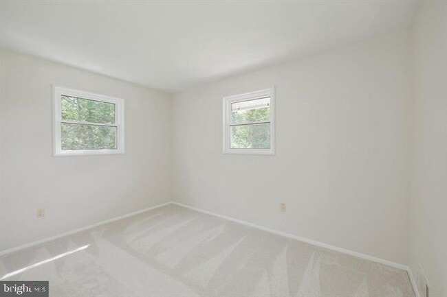 Building Photo - 5004 Eastchester Cir