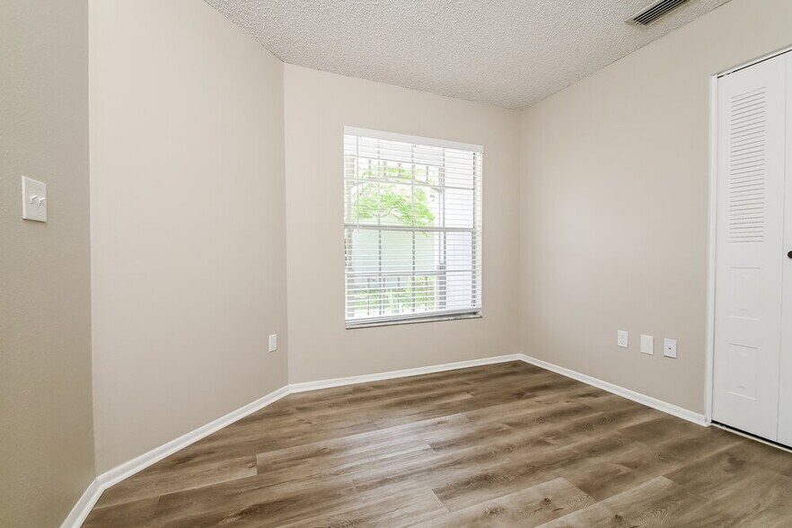 Building Photo - 1336 Mohrlake Dr
