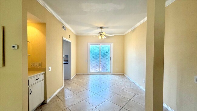 Building Photo - 11710 Southlake Dr