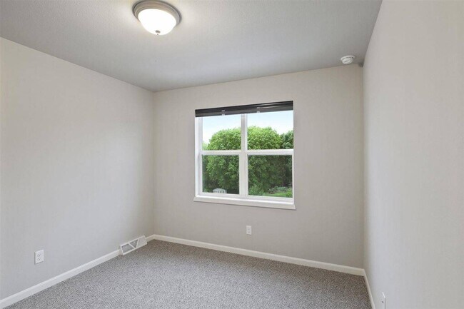 Building Photo - 5834 Lien Rd