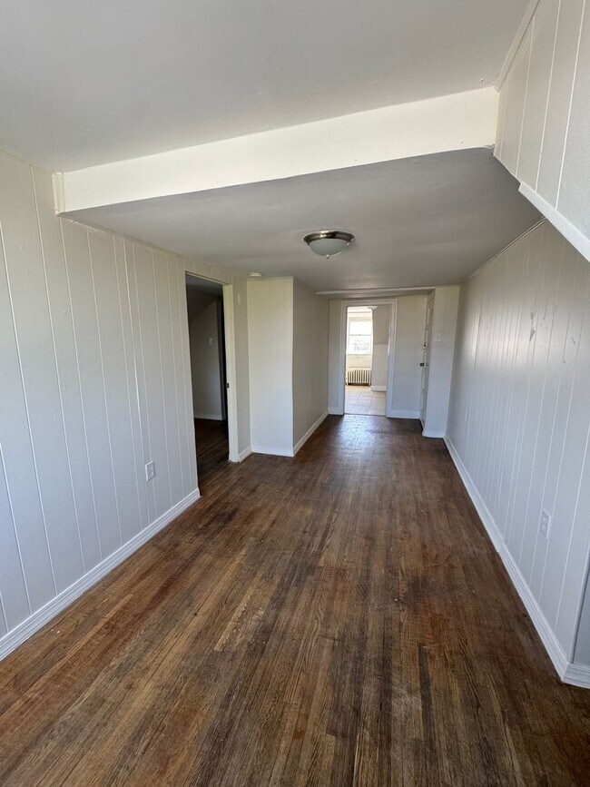 Building Photo - (105) 664-666 Oak Hill Ave