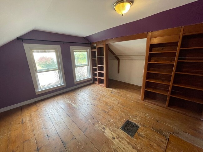 Building Photo - Your Lee Hideaway – Cozy 2BR + Office, Wal...
