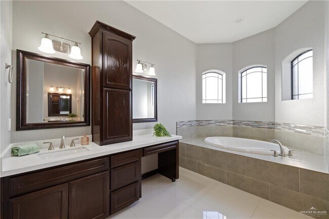 Building Photo - 29 El Caribe Cir S