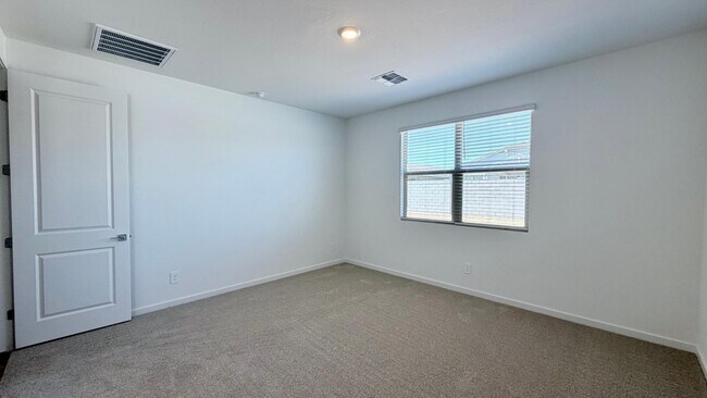 Building Photo - 15988 W Desert Spoon Dr