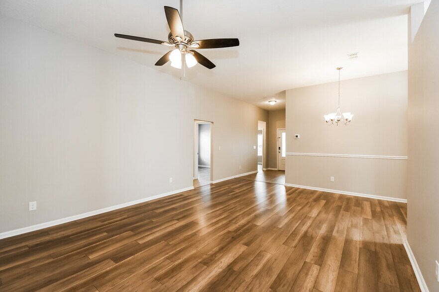 Building Photo - 574 S Aberdeenshire Dr