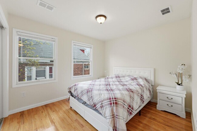 Building Photo - 499 Ocean Ave