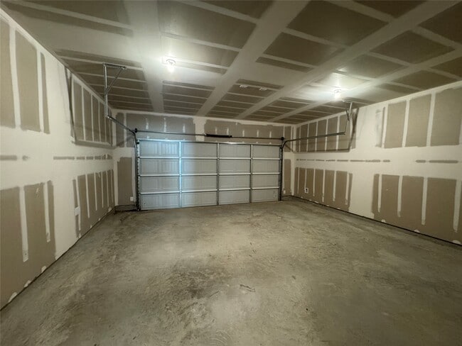 Building Photo - 8219 Vacek Xing Wy