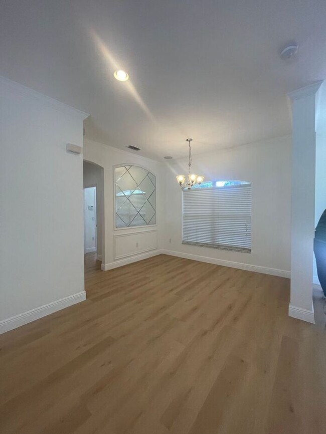 Building Photo - Bella Lago-Pool Home-1441 Beacon Dr Kissim...