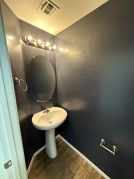 Building Photo - 109 S Crown Plaza