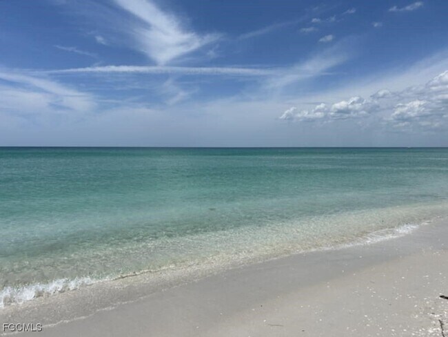 Building Photo - 3027 SW 16th Pl