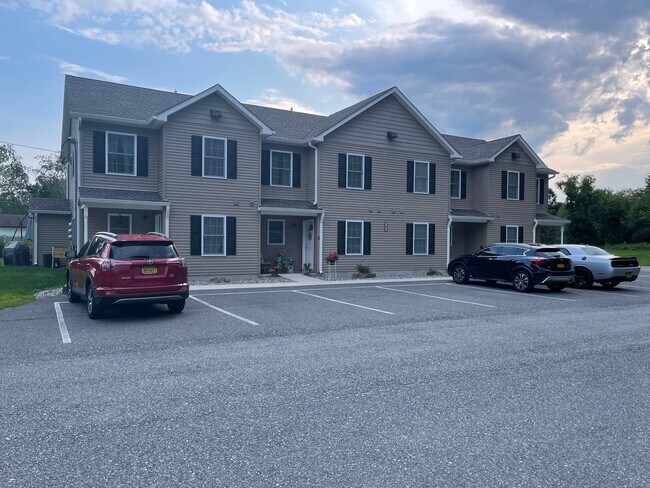 Building Photo - 798 South St