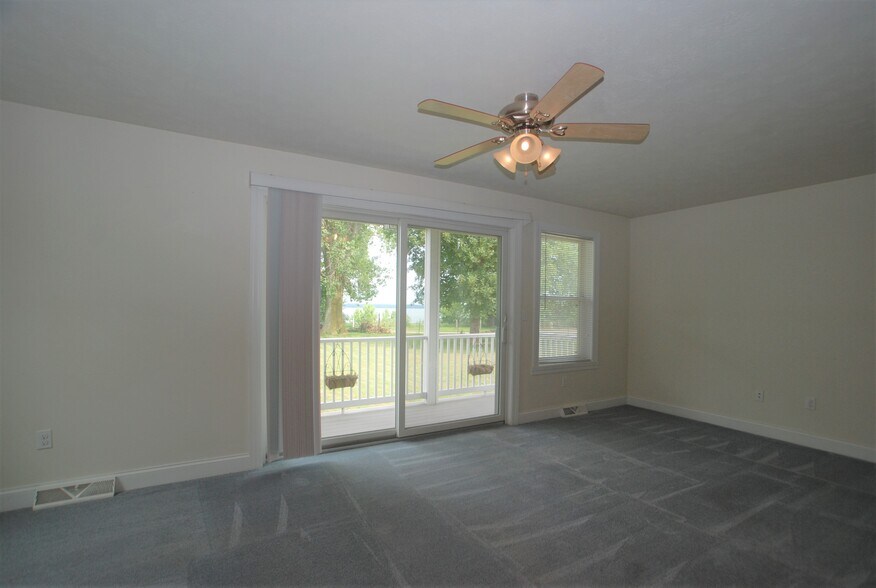 Building Photo - 808 W 2nd St