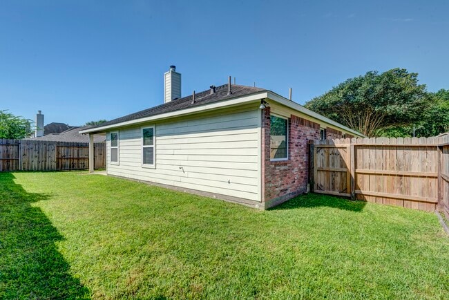 Building Photo - 25206 Pepper Ridge Ln