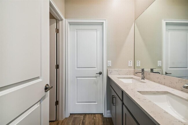 Building Photo - 9571 Little Bluestem Dr