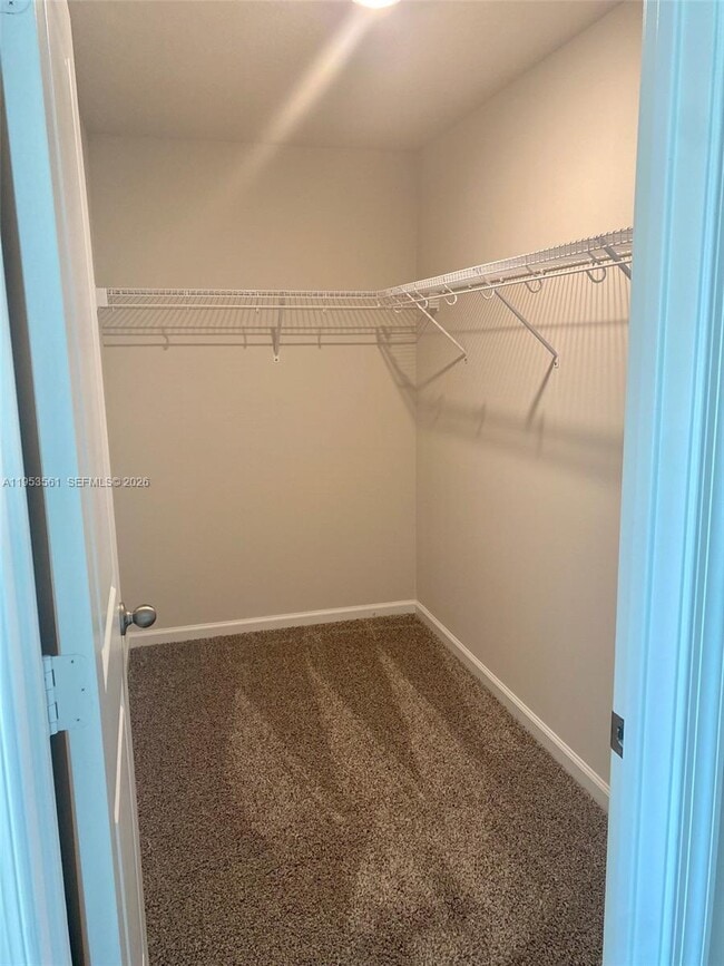 Building Photo - 5629 Mentmore Dr