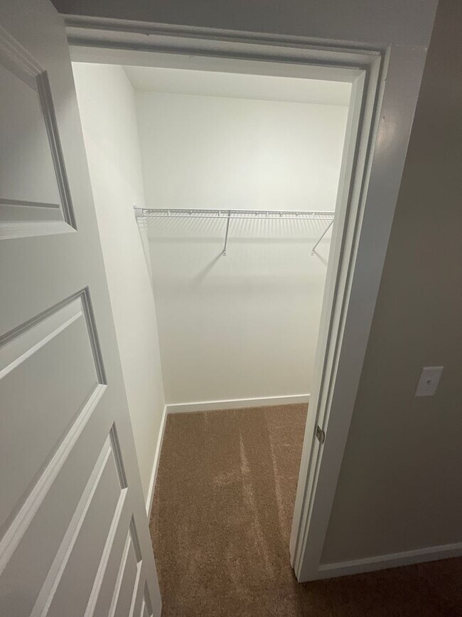 Building Photo - Home for Rent in Oak Grove, AL!!! Available to View Now!