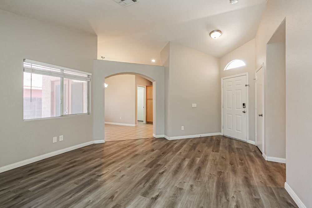 Building Photo - 504 Stonehurst Dr