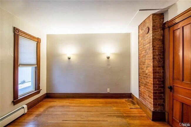 Building Photo - 718 Parham St