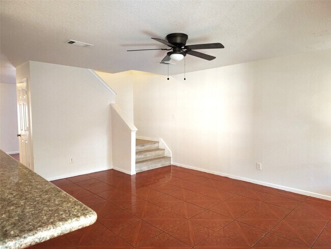 Building Photo - 13835 Purplemartin St