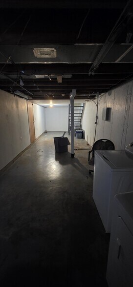 Building Photo - 248 Lakeside Dr