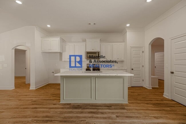 Building Photo - 3 Bed/2 Bath Home in Silver Ridge