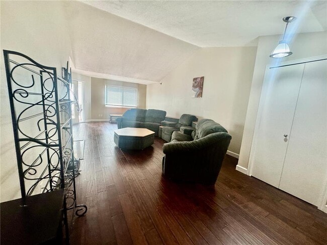 Building Photo - 2575 Heritage Dr