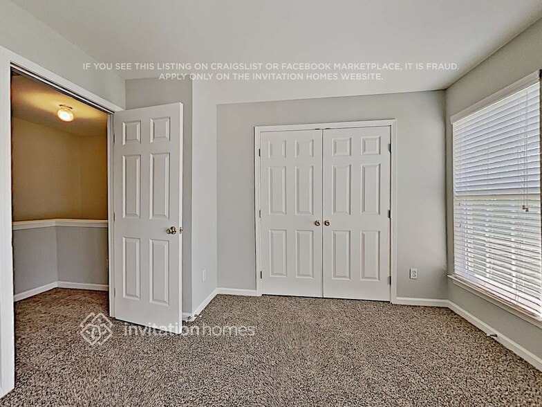 Building Photo - 9512 Blossom Hill Dr