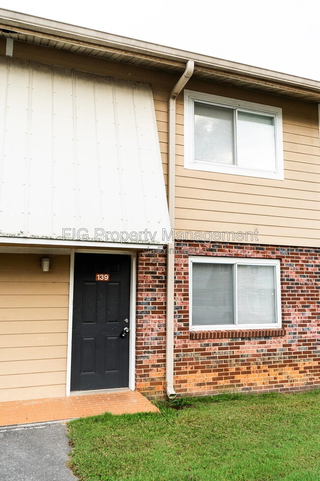 Building Photo - 139 Louella Dr