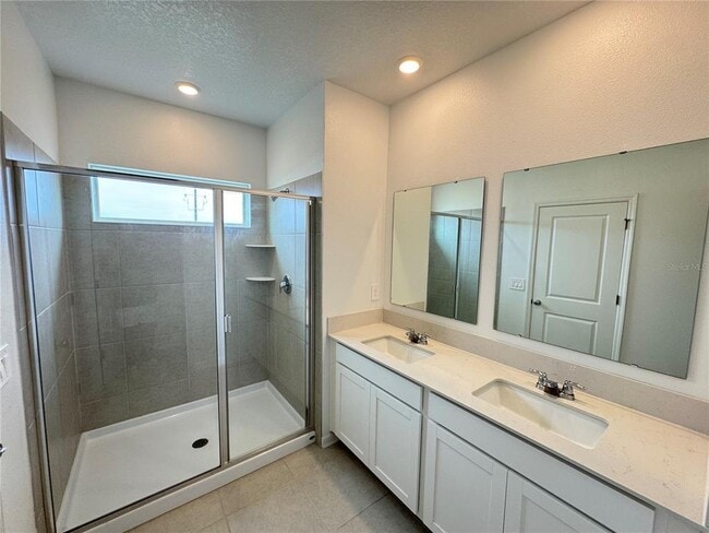 Building Photo - 2959 SAVIOR Ave