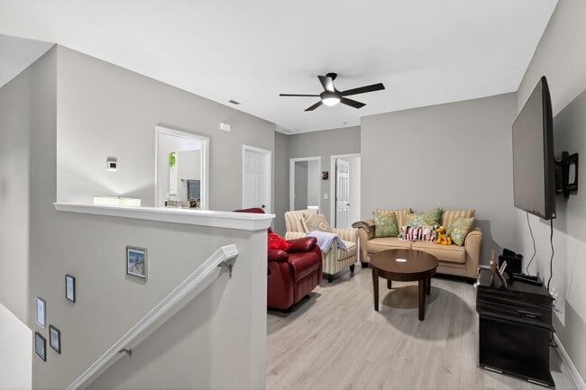 Building Photo - 17523 Promenade Dr