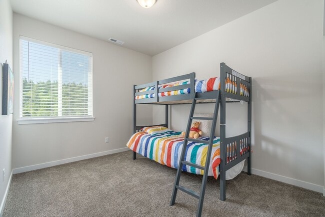 Building Photo - Gorgeous Home with a view!! Available Now!!
