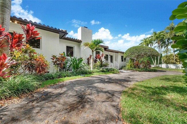 Building Photo - 1524 Zoreta Ave