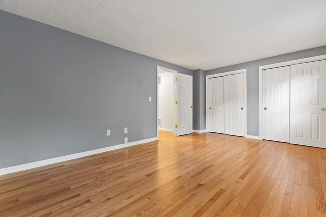 Building Photo - 6 Lochmere Ln
