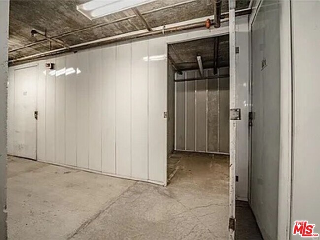 Building Photo - 388 E Ocean Blvd