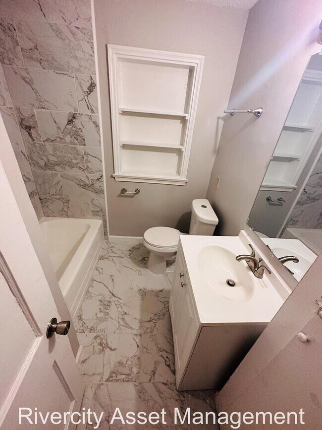Building Photo - Gorgeous Berclair Home!!!!!! Section 8 Wel...