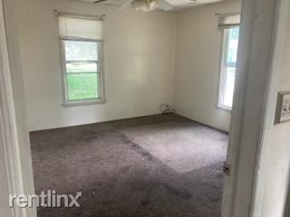 Primary Photo - 4 br, 1 bath House - 2111 North Gale Avenue