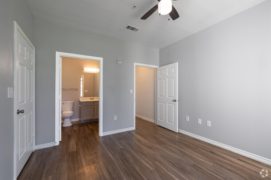 3BR First Bedroom - Costa Valencia