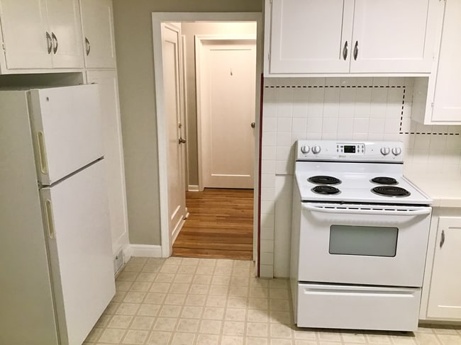 Building Photo - 1242 E Sherman Ave