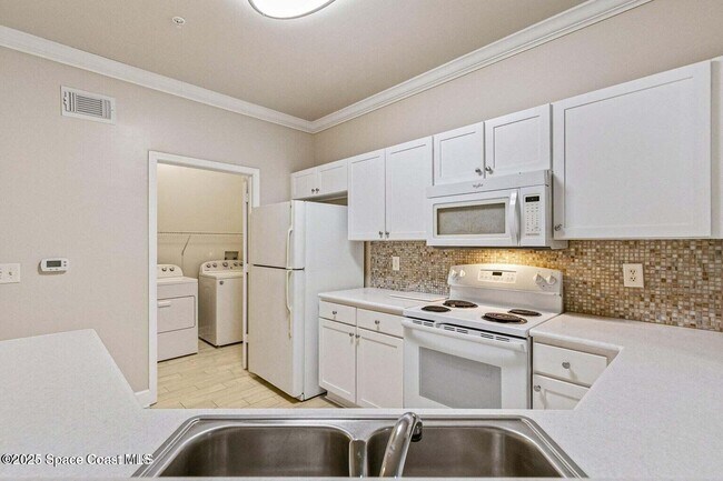 Building Photo - 6421 Borasco Dr