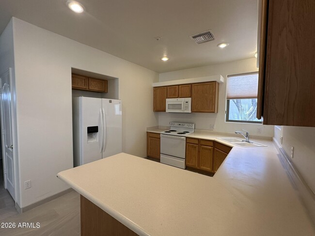 Building Photo - 17012 E Salida Dr