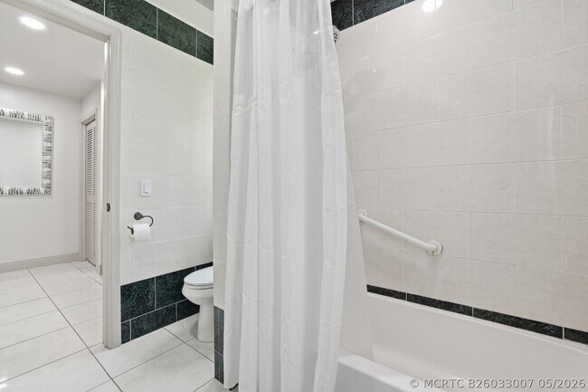 Building Photo - 15600 Rolling Meadows Cir