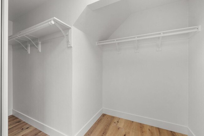 Building Photo - 4376 Del Monte