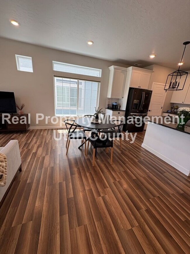 Building Photo - 264 S Hidden Lagoon Pl