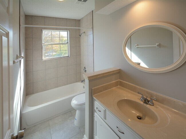 Building Photo - 4 bed, 2.5 bath in Cordova over 2600 sq feet